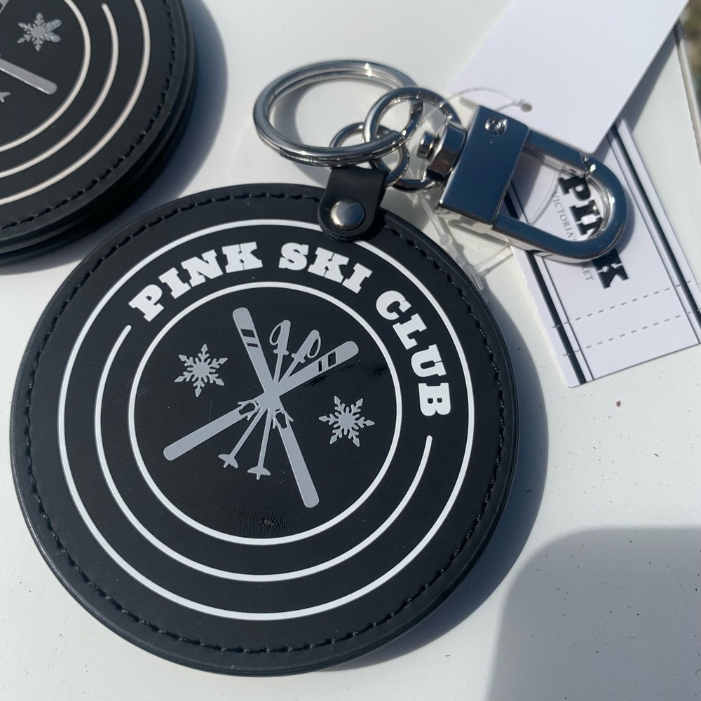 VICTORIA’S SECRET PURE BLACK *SKI CLUB* MIRROR KEYCHAIN CHARM NWT MSRP: $18.00